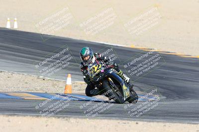 media/Jan-12-2025-CVMA (Sun) [[be1d2b16e3]]/Race 3-Amateur Supersport Middleweight/